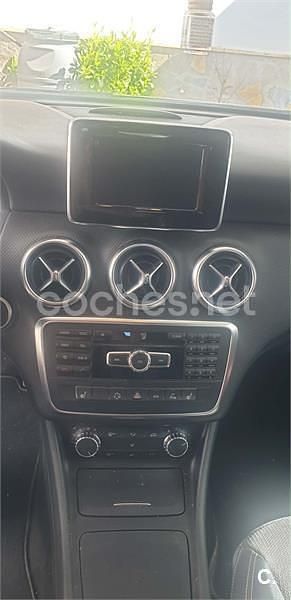 Begagnad Mercedes A180 Style 122 HK (89 kW) 2012 Svart Sedan