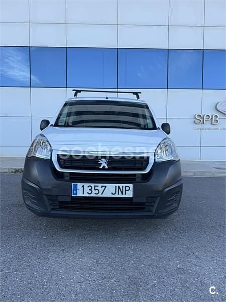 Usado Peugeot Partner Tepee Access 75 CV (55 kW) 2016 Blanco Monovolumen