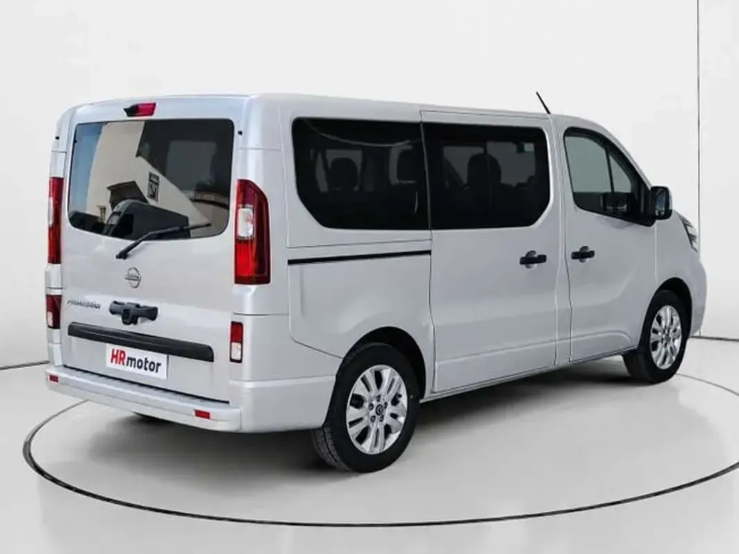 Usado Nissan Primastar Acenta 150 CV (110 kW) 2025 Gris Monovolumen