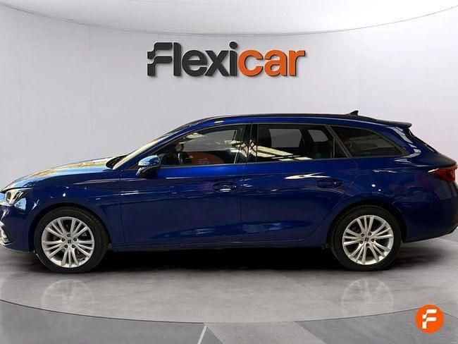 Usado Seat Leon Style 130 CV (95 kW) 2020 Azul Familiar