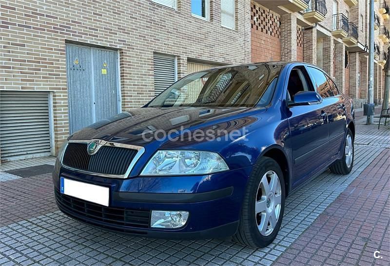 Usado Skoda Octavia 105 CV (77 kW) 2008 Azul Berlina