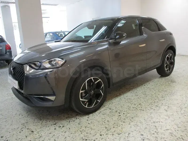 Usado DS Automobiles DS3 Crossback So Chic 110 CV (80 kW) 2022 Gris / plata SUV