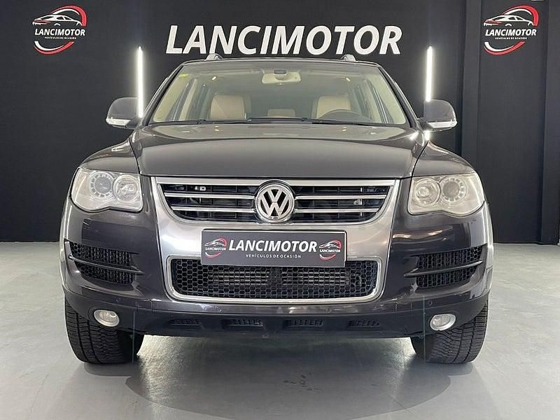 Usado VW Touareg 240 CV (176 kW) 2008 Gris / plata SUV