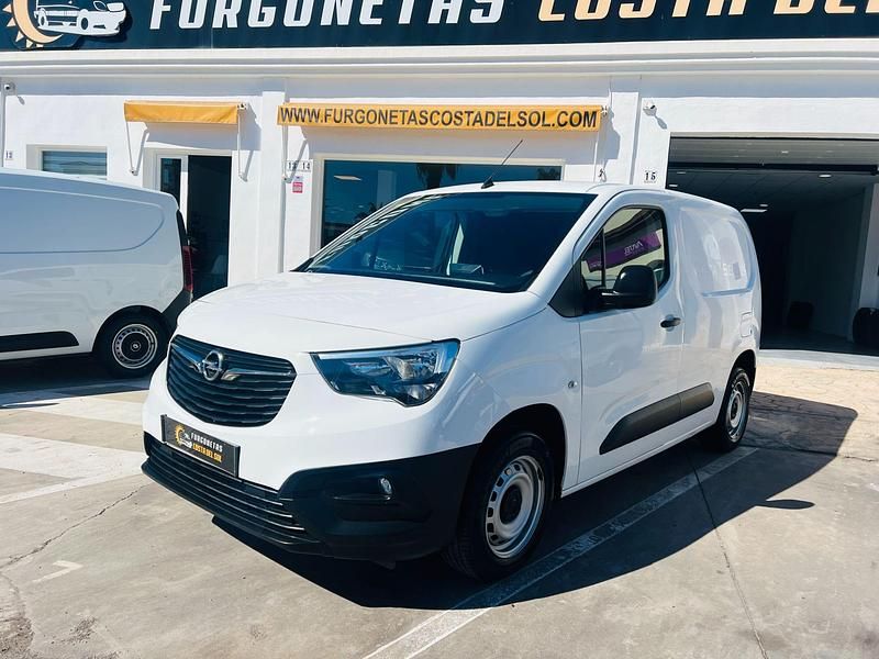 Usado Opel Combo S 100 CV (73 kW) 2022 Blanco Monovolumen