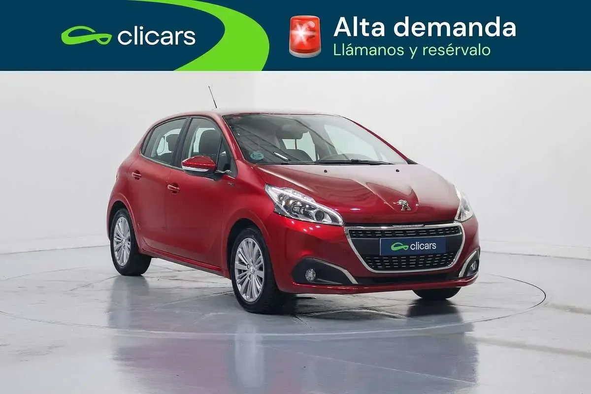 Usado Peugeot 208 Signature Sky 83 CV (61 kW) 2019 Rojo Utilitario