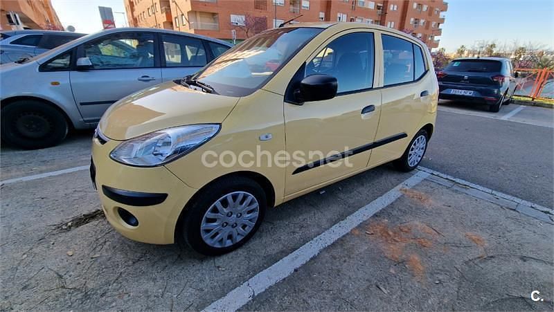 Usado Hyundai i10 Comfort 66 CV (48 kW) 2008 Amarillo Utilitario