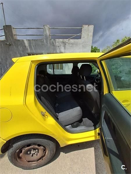 Amarillo Usado 2010 Skoda Fabia Ambition Berlina | 3000 € (Super precio) - Imagen 1/4