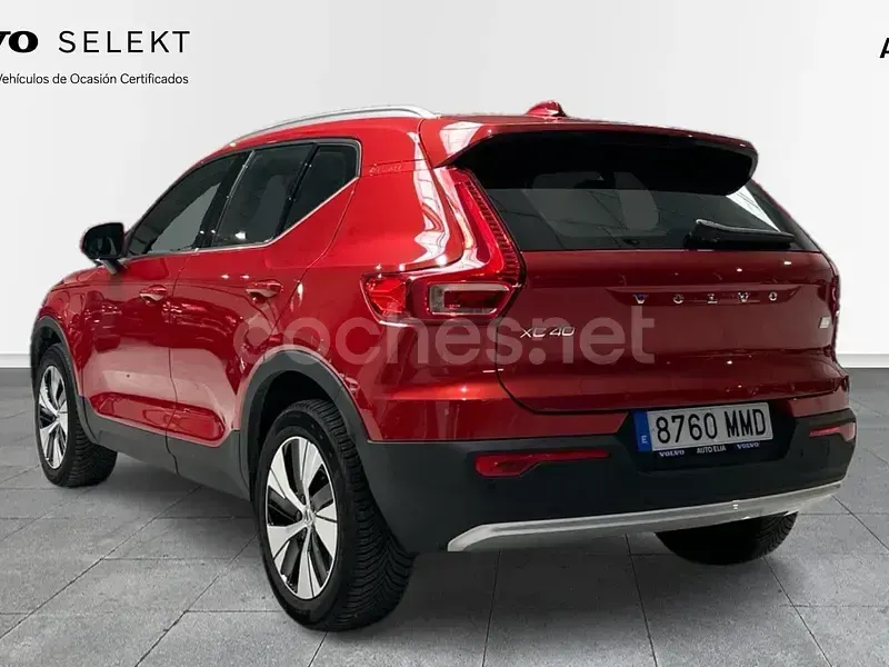 Usado Volvo XC40 Core 211 CV (155 kW) 2023 Rojo SUV