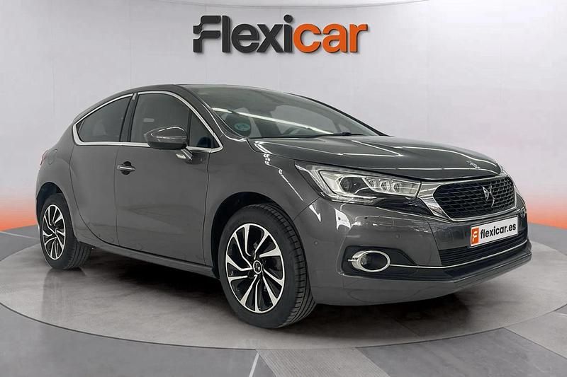 Usado DS Automobiles DS4 Crossback Style 120 CV (88 kW) 2018 Gris SUV