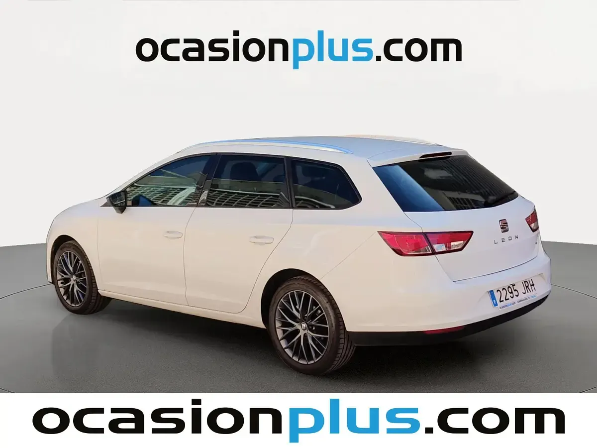 Usado Seat Leon ST Style 125 CV (91 kW) 2016 Blanco Familiar