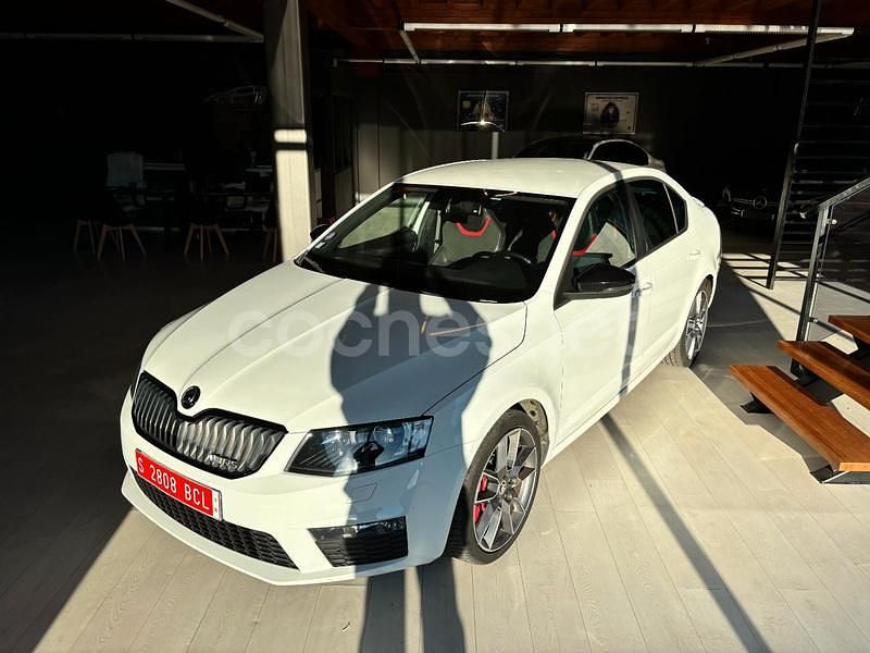 Blanco Usado 2014 Skoda Octavia RS Berlina | 18.990 € (Un poco caro) - Imagen 1/4