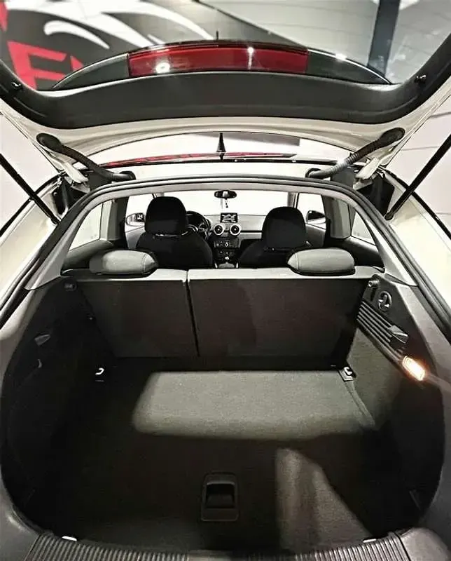 Usado Audi A1 Attraction 122 CV (89 kW) 2012 Beige Utilitario