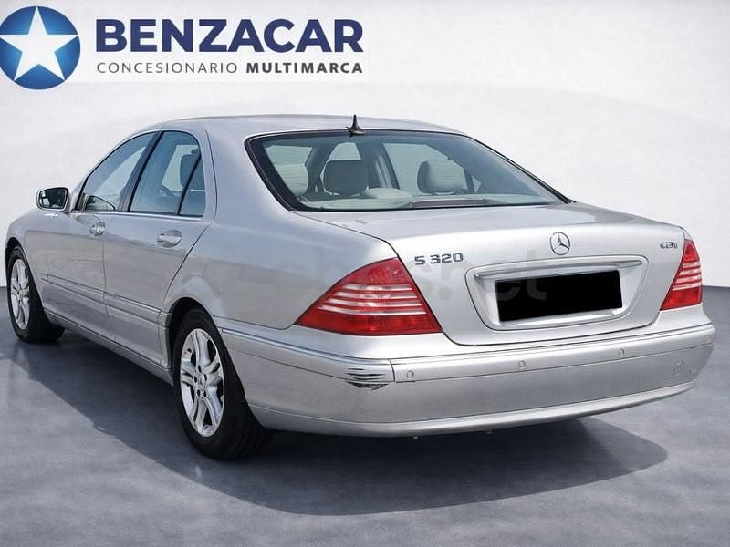 Usado Mercedes S320 197 CV (144 kW) 2001 Gris / plata Berlina