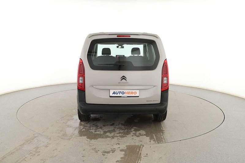 Usado Citroën Berlingo Feel 102 CV (75 kW) 2021 Gris Monovolumen