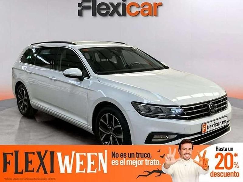 Blanco Usado 2020 VW Passat Executive Familiar | 20.970 € (Precio justo) - Imagen 1/4