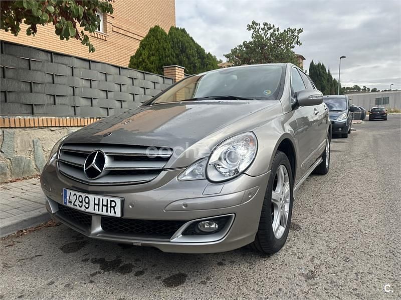 Gris / plata Usado 2007 Mercedes R320 Monovolumen | 5999 € (Buen precio) - Imagen 1/4