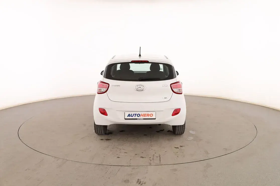 Usado Hyundai i10 Style 87 CV (63 kW) 2014 Blanco Utilitario