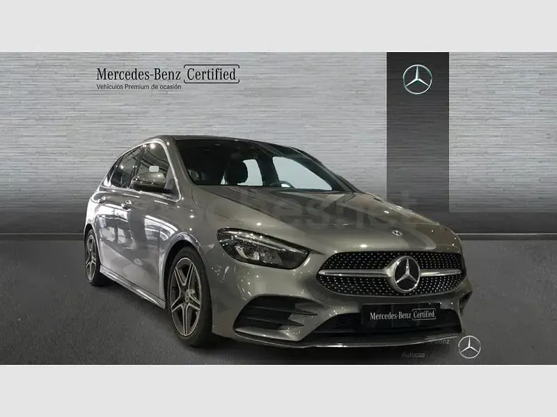 Usado Mercedes B200 150 CV (110 kW) 2022 Gris / plata Utilitario