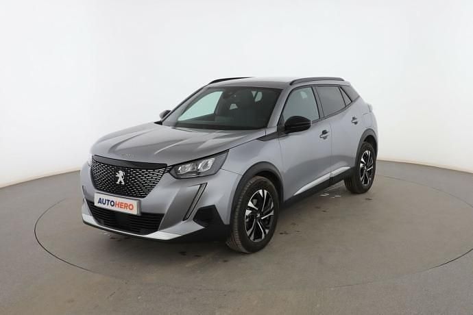 Usado Peugeot 2008 Allure 130 CV (95 kW) 2023 Gris SUV