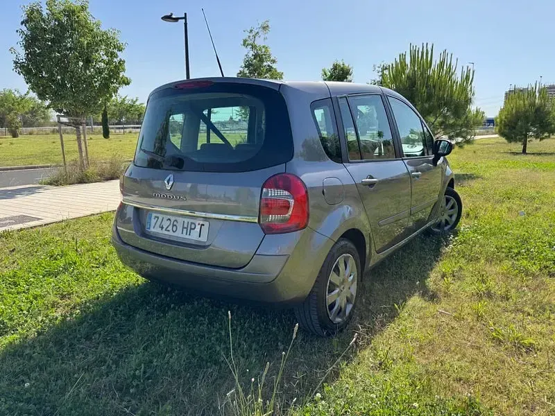 Usado Renault Grand Modus Evolution 90 CV (66 kW) 2013 Beige Monovolumen