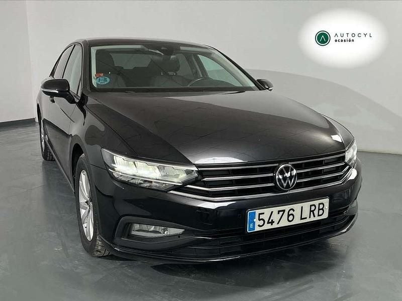 Usado VW Passat Business 122 CV (89 kW) 2022 Azul Familiar