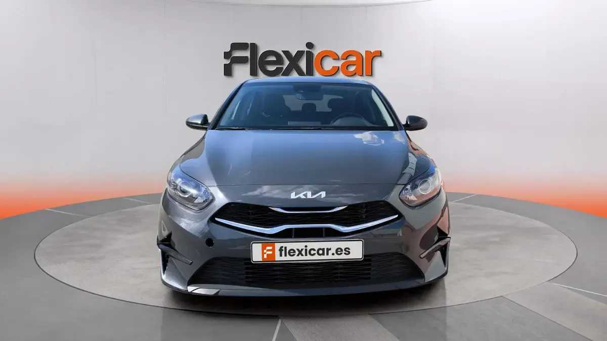 Usado Kia Ceed 136 CV (100 kW) 2023 Azul Utilitario
