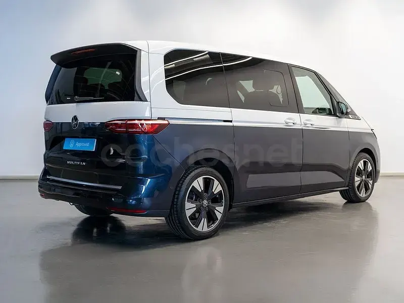 Usado VW Multivan Style 150 CV (110 kW) 2024 Blanco Monovolumen