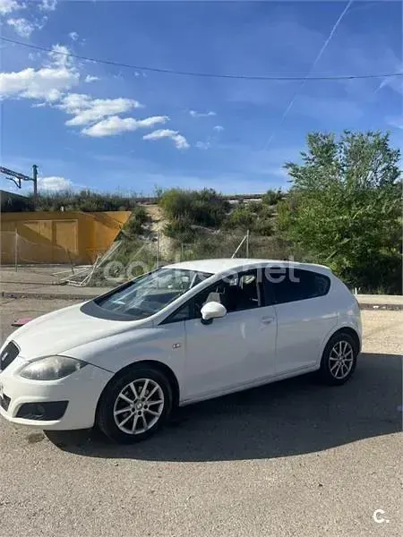 Usado Seat Leon Ecomotive 105 CV (77 kW) 2009 Blanco Utilitario