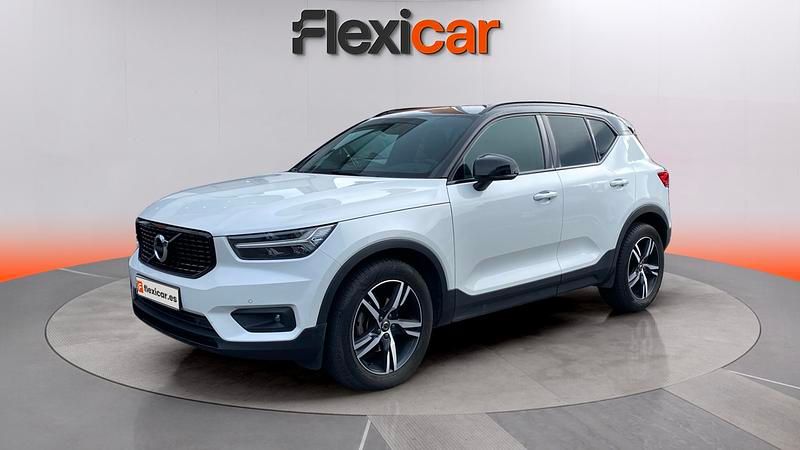 Usado Volvo XC40 Momentum 163 CV (119 kW) 2021 Blanco SUV