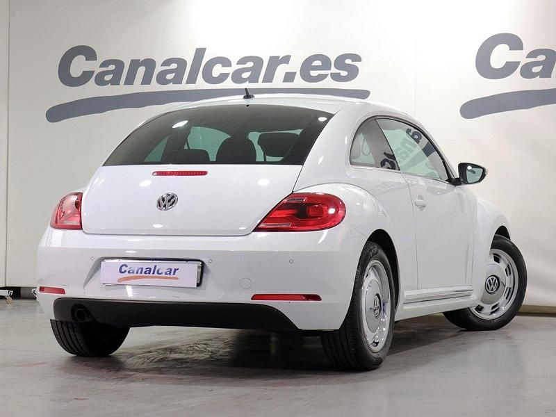 Usado VW Beetle Design 105 CV (77 kW) 2016 Blanco Utilitario