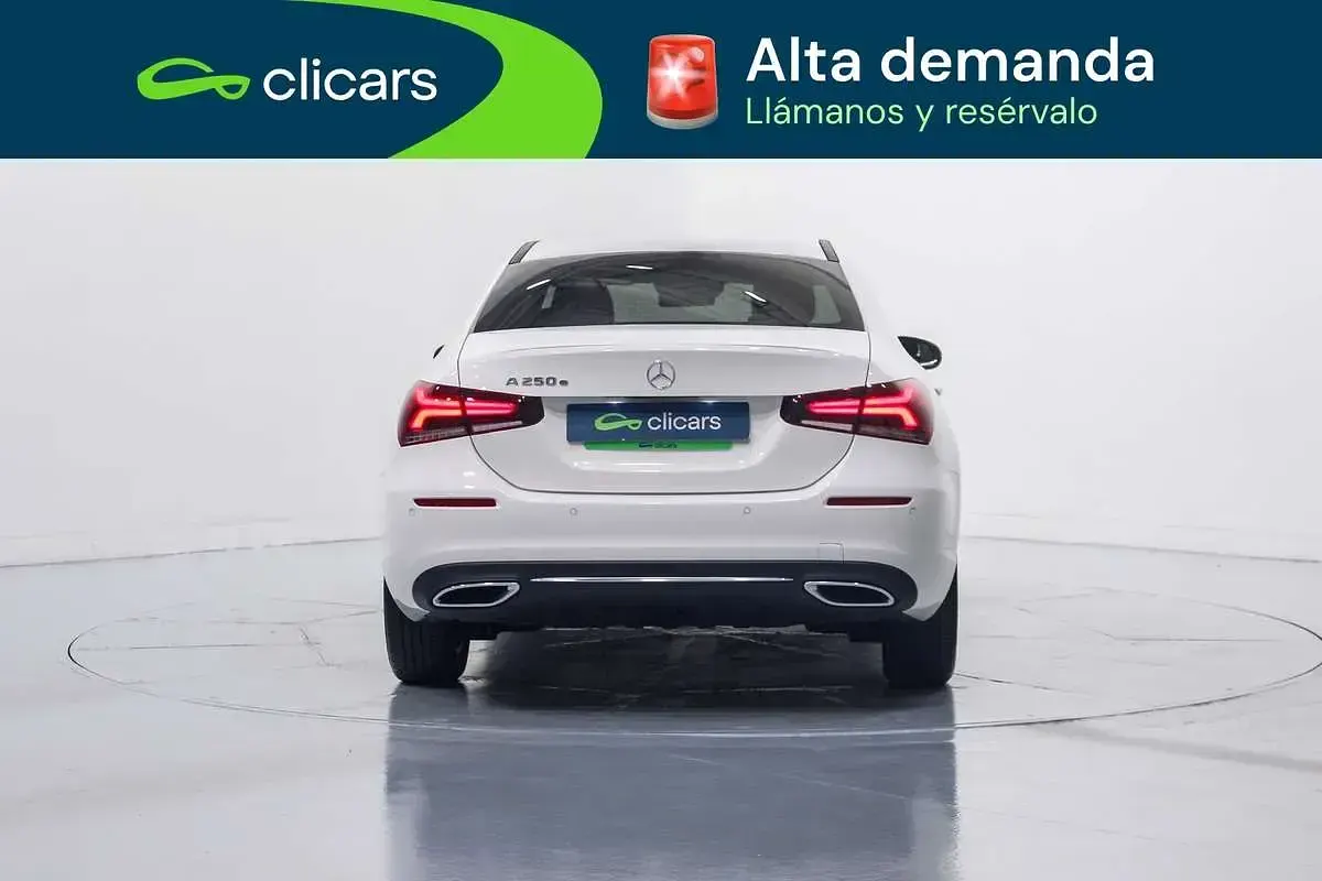 Usado Mercedes A200 163 CV (119 kW) 2022 Blanco Berlina