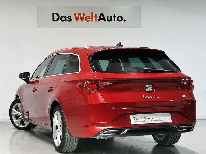 Rojo Usado 2024 Seat Leon ST FR Familiar | 25.985 € (Precio justo) - Imagen 1/4