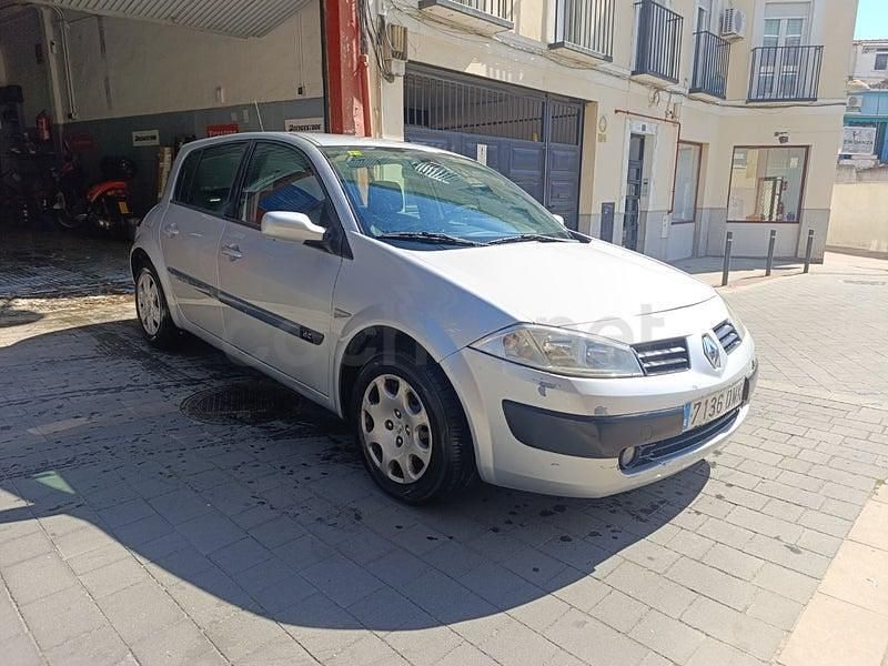 Usado Renault Mégane II Authentique 100 CV (73 kW) 2005 Gris / plata Berlina
