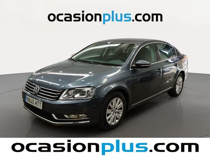 Gris Usado 2013 VW Passat Advance Berlina | 13.200 € (Buen precio) - Imagen 1/4