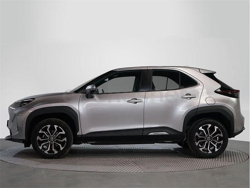Usado Toyota Yaris Cross Active 116 CV (85 kW) 2022 Gris / plata SUV