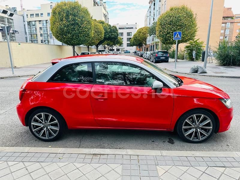 Usado Audi A1 Attraction 122 CV (89 kW) 2010 Rojo Berlina
