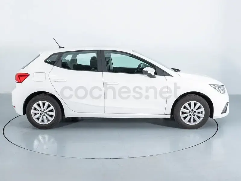 Usado Seat Ibiza Style 110 CV (80 kW) 2021 Blanco Utilitario