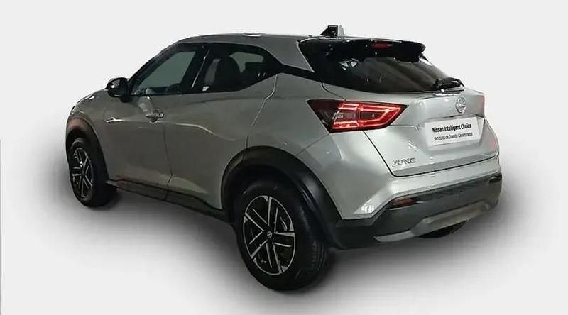 Usado Nissan Juke N-Connecta 114 CV (83 kW) 2025 Diamond silver (metalizado) SUV