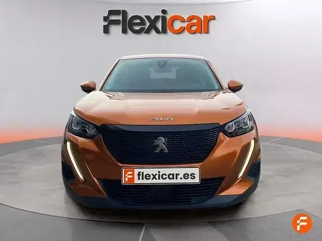 Usado Peugeot 2008 Active 100 CV (73 kW) 2021 Naranja SUV
