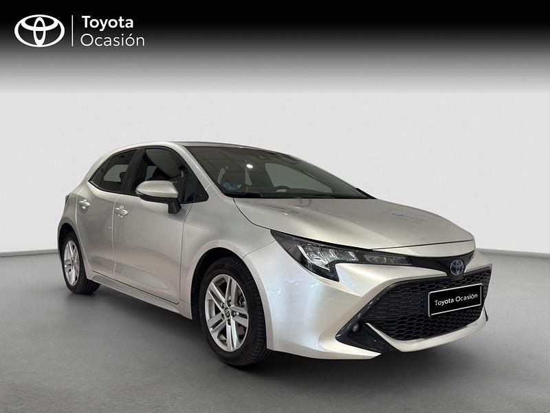 Usado Toyota Corolla Active 122 CV (89 kW) 2021 Gris / plata Berlina