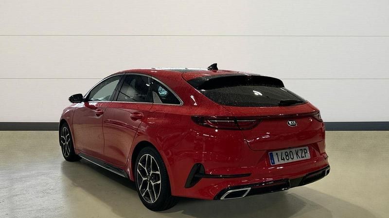 Usado Kia Ceed GT GT-Line 140 CV (102 kW) 2019 Rojo Utilitario