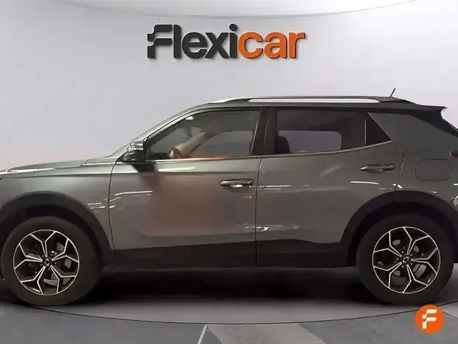 Usado SsangYong Korando 149 CV (109 kW) 2023 Gris