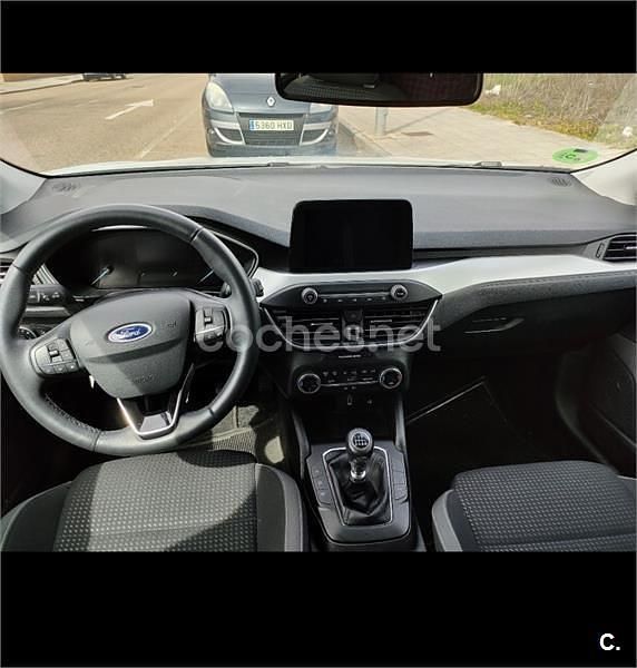 Usado Ford Focus Trend 125 CV (91 kW) 2018 Blanco Berlina