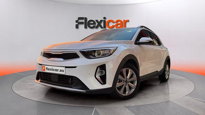 Usado Kia Stonic 101 CV (74 kW) 2022 Blanco SUV