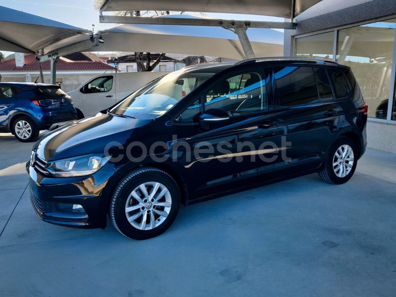 Usado VW Touran Business 115 CV (84 kW) 2019 Negro Monovolumen