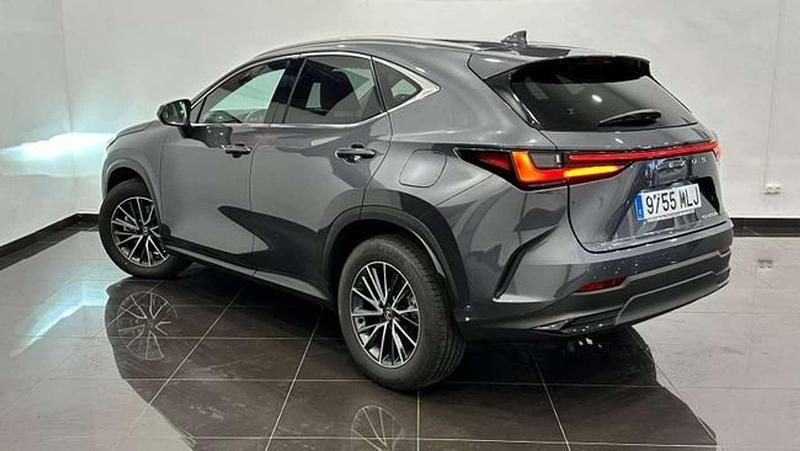 Usado Lexus NX450h+ Executive Line 303 CV (222 kW) 2023 Gris SUV