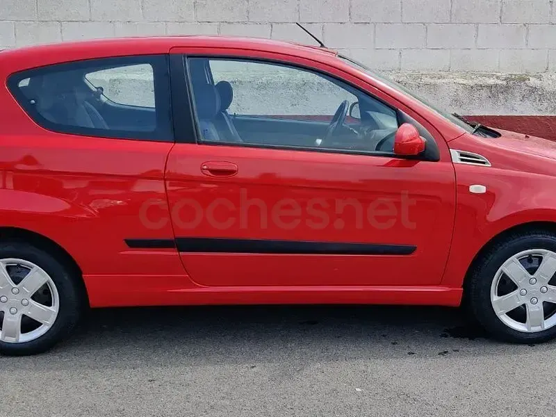 Usado Chevrolet Aveo LS 84 CV (61 kW) 2009 Rojo Berlina