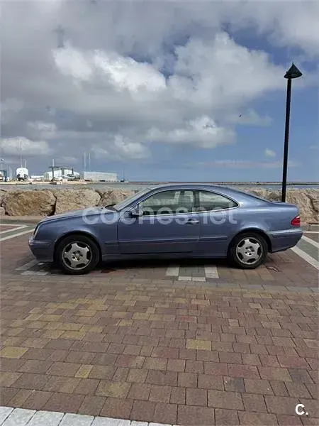 Usado Mercedes CLK230 Avantgarde 193 CV (141 kW) 1999 Violeta / lila Coupe