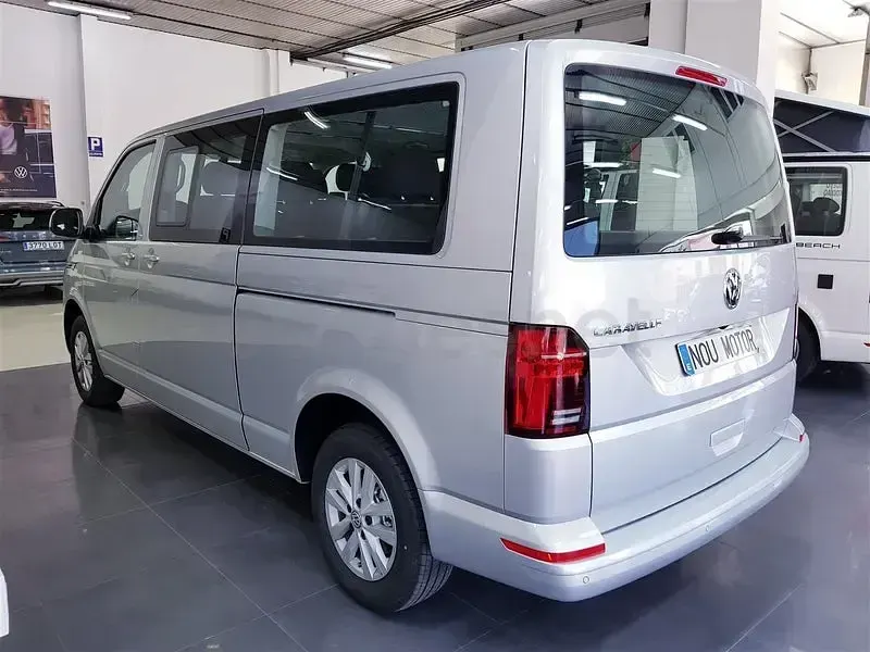 Usado VW Caravelle 150 CV (110 kW) 2024 Gris / plata Van