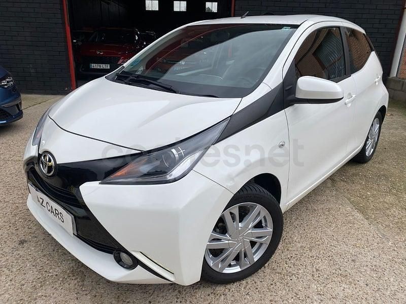 Usado Toyota Aygo X-play 72 CV (52 kW) 2018 Blanco Utilitario